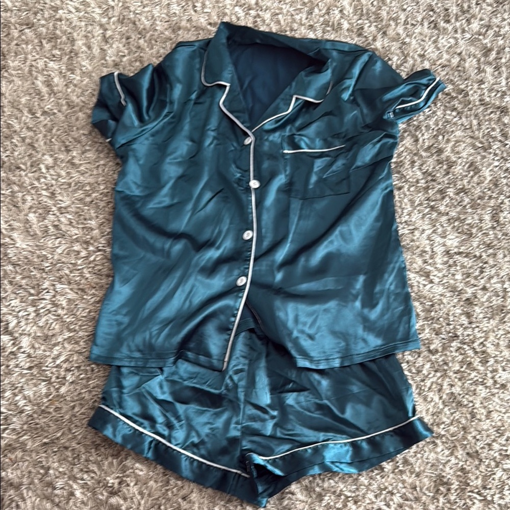 SHEIN Blue Satin Pajama Set with Classic Piping